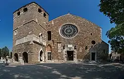 průčelí katedrály