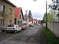 Starší část obce, ulice podél zámku