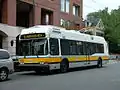 Trolejbus Neoplan AN440LF/ETB z roku 2004 v Cambridge