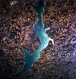 pohled na přehradní jezero v říjnu 1994