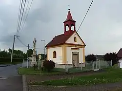Kříž a kaple v Turově
