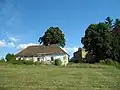 Pohled k tvrzi od jihu