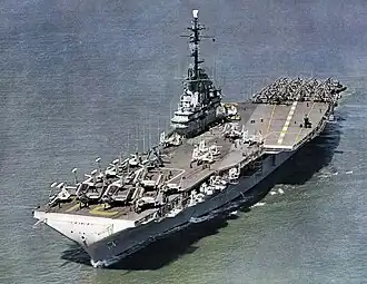 USS Bon Homme Richard kolem roku 1956