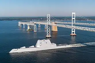 Americký torpédoborec USS Zumwalt (DDG-1000) v Chesapeakské zátoce
