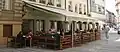 Průčelí restaurace s předzahrádkou – léto 2009