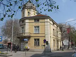 Roh budovy
