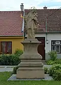 Uherčice (okres Břeclav) - socha sv Jana Nepomuckého obr02.jpg