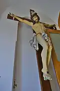 Ukřižovaný Ježíš ve vchodu do kostela svatého Cyrila a Metoděje