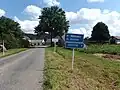 Směrovky na příjezdu od Městečka Trnávky