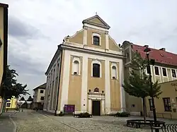 Uničov, kostel Povýšení svatého Kříže.jpg