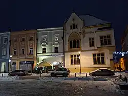 Uničov - novogotický Millerův dům čp. 36 na Masarykově náměstí (vpravo, stav prosinec 2022).jpg
