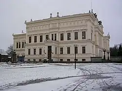 Hlavní budova