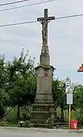 Vážany (UH), kříž u zastávky.jpg