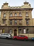 Pohled na vilu z ulice