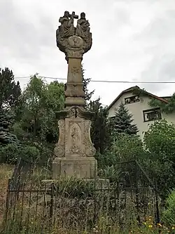 Výprachtice, sloup se sousoším Nejsvětější Trojice.JPG