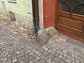 Detail nové a historické zádlažby Věžní ulice