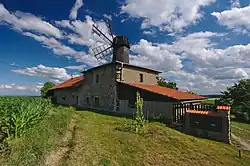 Větrný mlýn v Hačkách