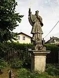 Všeň, socha svatého Jana Nepomuckého na návsi.jpg