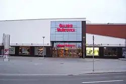Západní vstup do obchodního centra