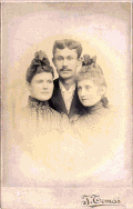 Kabinetka (ateliér J. Tomáš Praha)