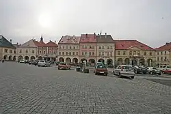 Valdštejnovo náměsí v Jičíně, domy čp. 33 - 38.JPG