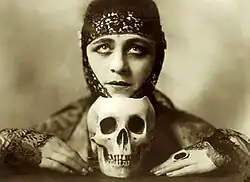 Valeska Suratt, 1916