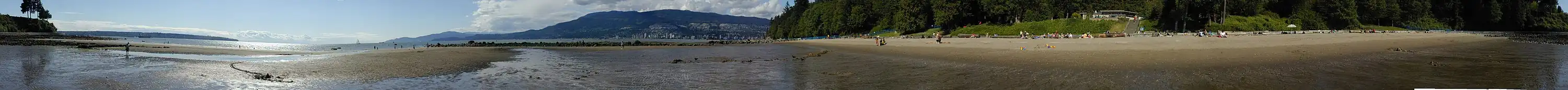 Panorama pláže Second Beach ve Stanley Parku