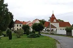 Kostel sv. Kateřiny a zámek Varvažov