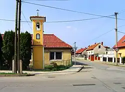 Zvonička v centru obce