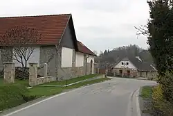 domy čp. 2 a 9