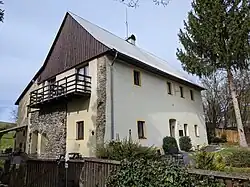 Velká Bukovina (Gross Bocken) - bývalá tvrz čp. 146 (3).jpg