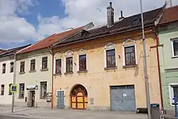 Velké Meziříčí - židovské domy čp. 1156 a 1152 na Novosadech (4).jpg