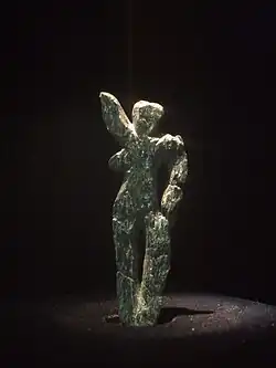 Tančící venuše z Galgenberg (Německo), vyrobená ze zeleného serpentinitu