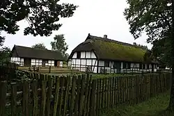 Většina domů ve vesnici je upravena na muzeum