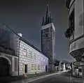 V noci
