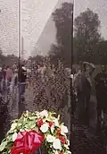 Plakety se jmény padlých na americké straně