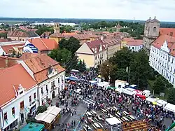 Skalické náměstí z věže kostela