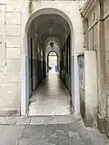 Průhled z průchodu do Spálené ulice