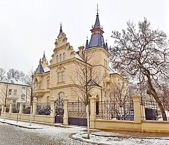Dům z pohledu Vídeňské ulice
