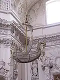 Detail lustru-korábu