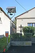 Zvonička s křížkem