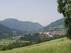 Italské město v horách.