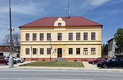 Obecní úřad (bývalá škola)