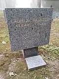 Symbolicky náhrobek V. Rajnocha na Čestném pohřebišti v Ďáblicích