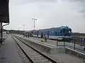 Osobní vlak vedený motorovým vozem 842 ve stanici Křemže