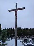 Hlavní kříž v centrální části hřbitova, vztyčen r. 2000.