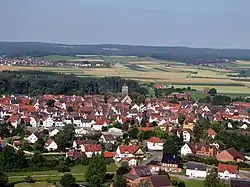 Pohled na město z hradu Kugelsburg