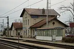 Staniční budova v roce 2011