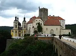 Vranov,_zámek_a_zámecká_kaple.JPG