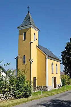 Střed vesnice s kaplí svaté Markéty